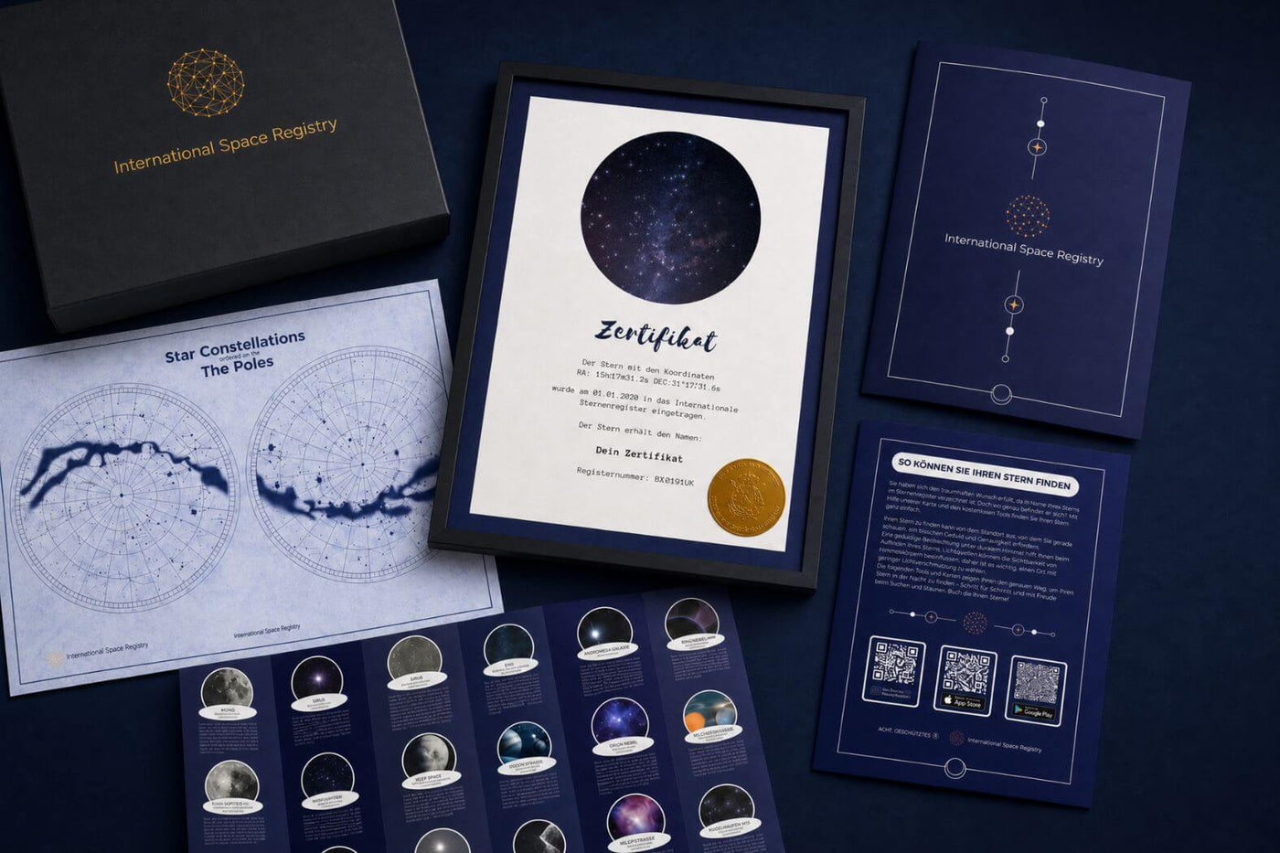 Vollständiges Sterntaufe Geschenkset mit Zertifikat und Unterlagen als Flatlay auf blauem Hintergrund